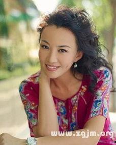 艺君个人资料,才华横溢的年轻艺术家，艺术之路上的璀璨星辰